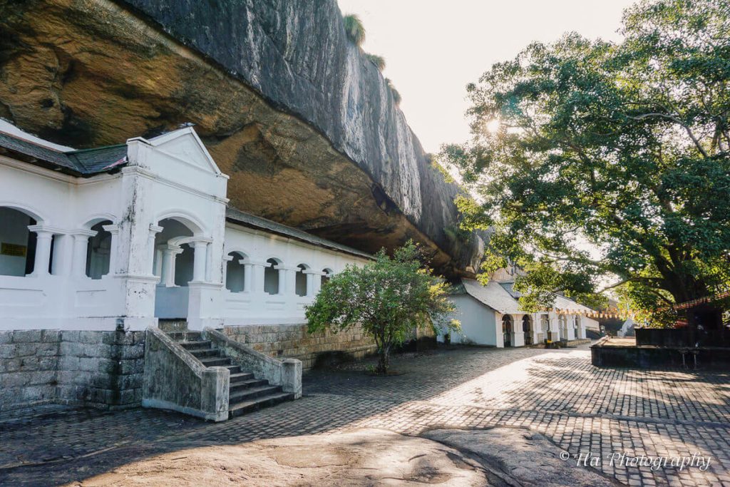 Dambulla-cave-temple-sri-lanka